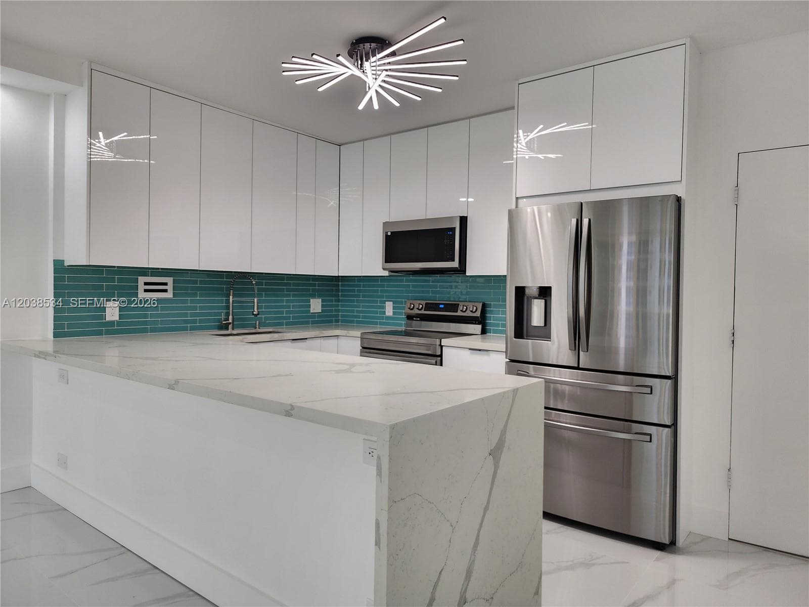 Alexander Towers · #716 in Hollywood - Photo 5