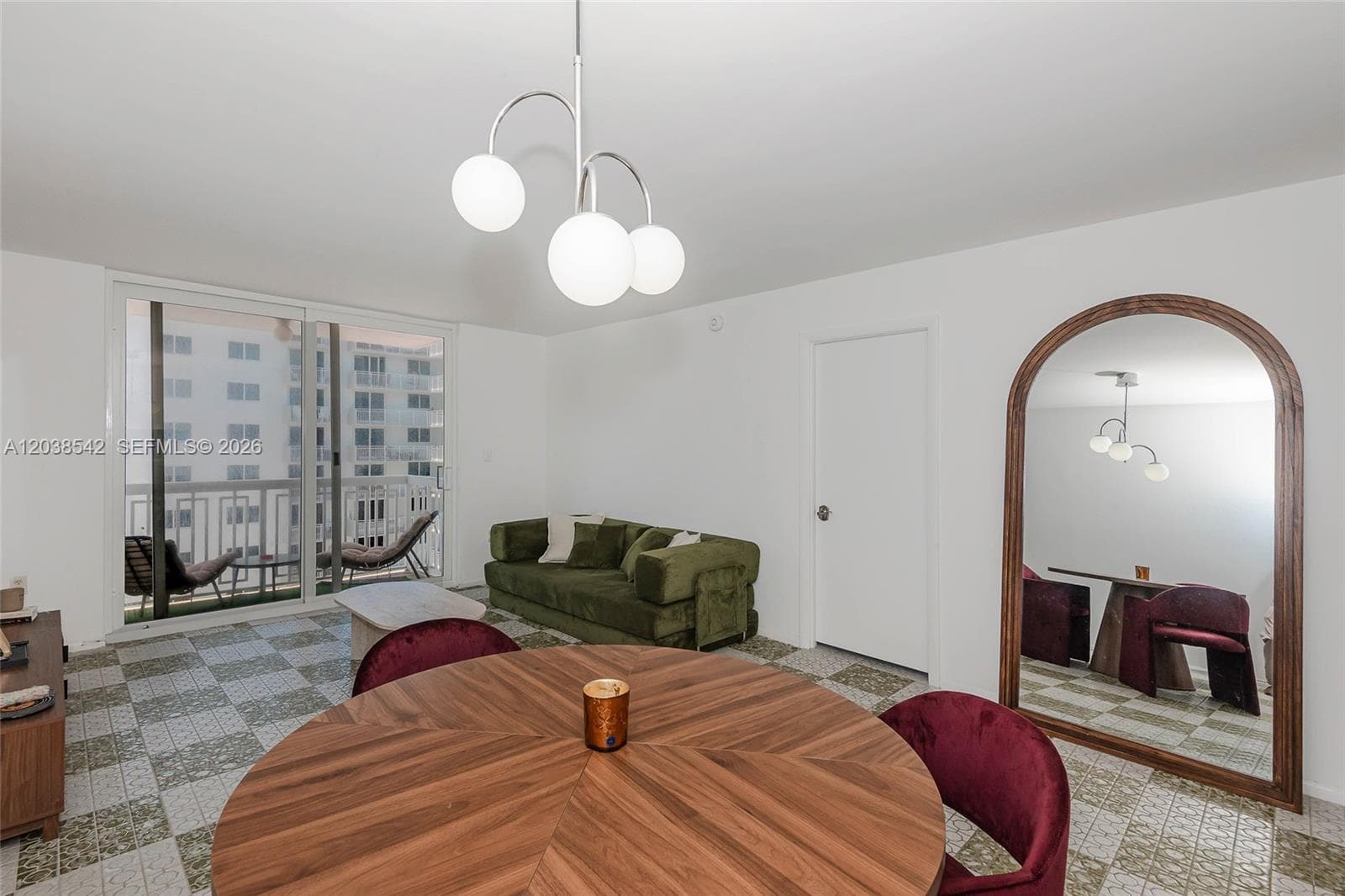 The Presidential Condo · #810 in Miami Beach - Photo 2