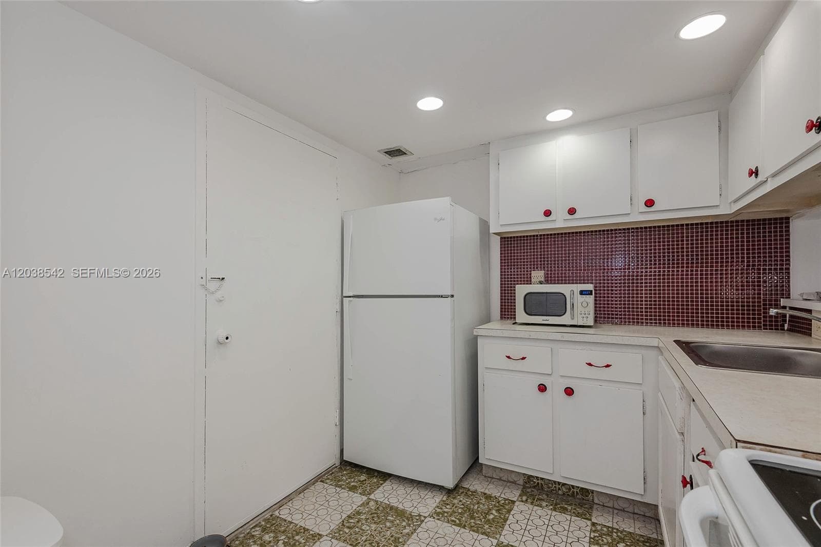 The Presidential Condo · #810 in Miami Beach - Photo 13