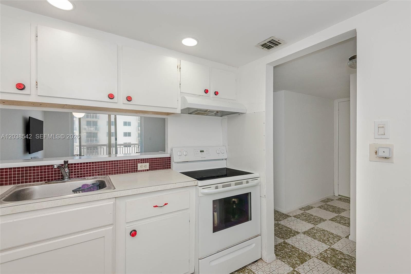The Presidential Condo · #810 in Miami Beach - Photo 16