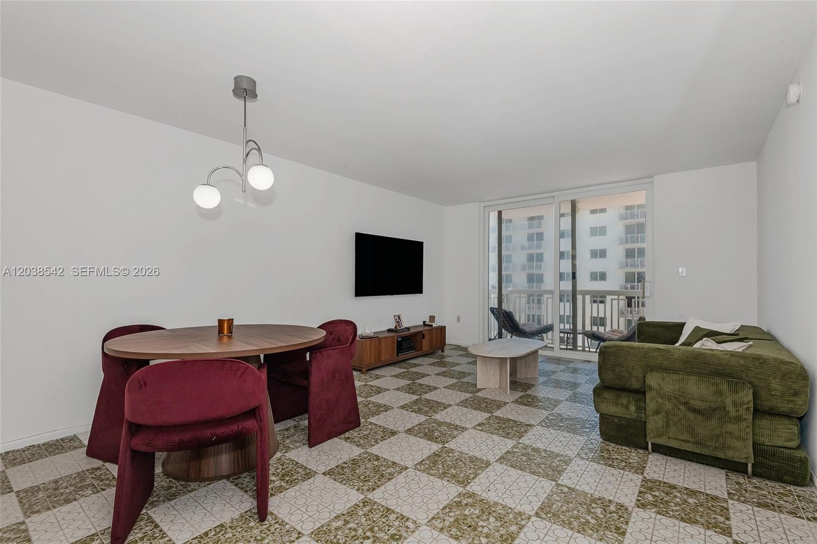The Presidential Condo · #810 in Miami Beach - Photo 1