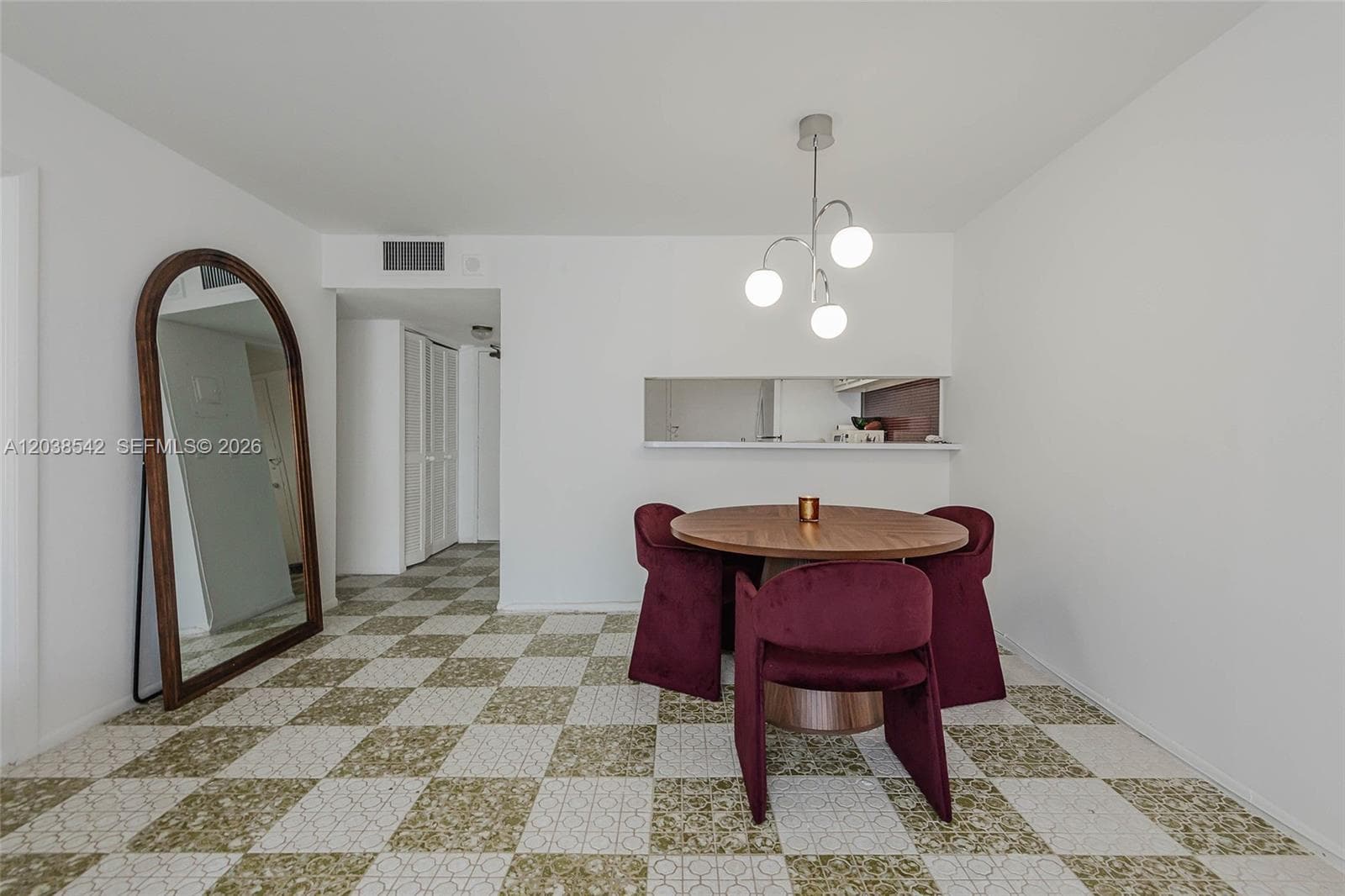 The Presidential Condo · #810 in Miami Beach - Photo 9
