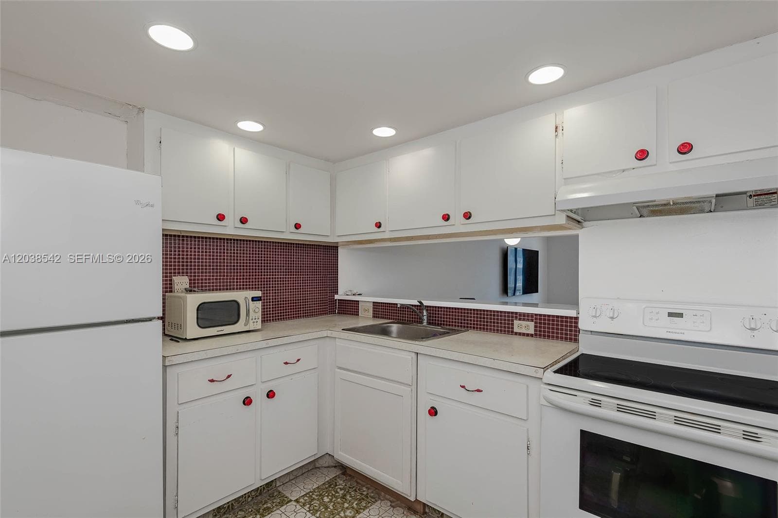 The Presidential Condo · #810 in Miami Beach - Photo 14