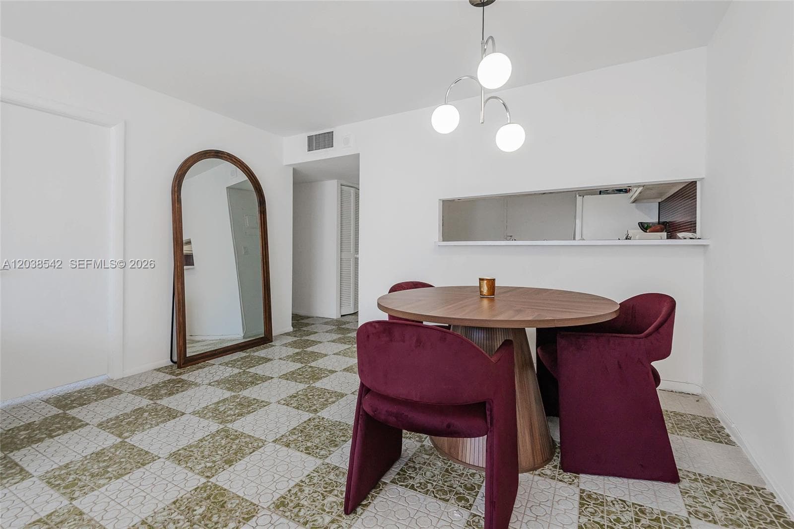 The Presidential Condo · #810 in Miami Beach - Photo 8