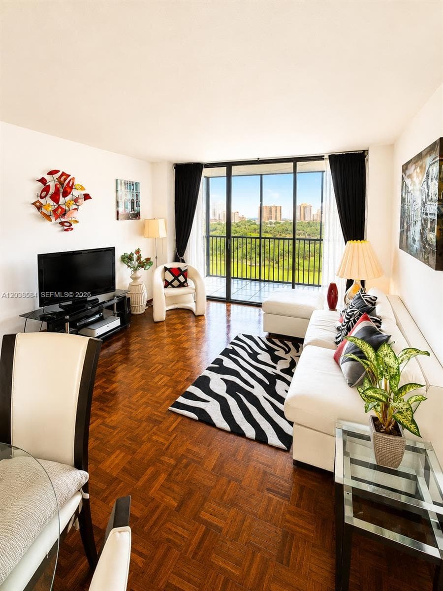 Coronado · #1105 in Aventura - Photo 11