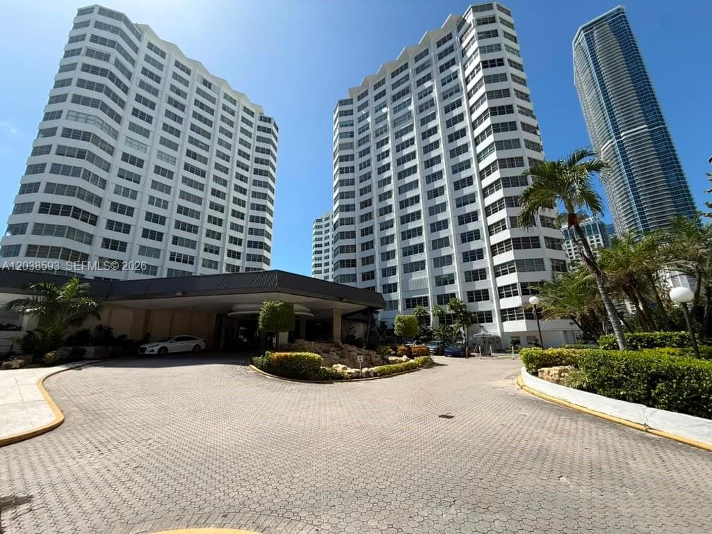 FOUR AMBASSADORS CONDO PH · #765 in Miami - Photo 1
