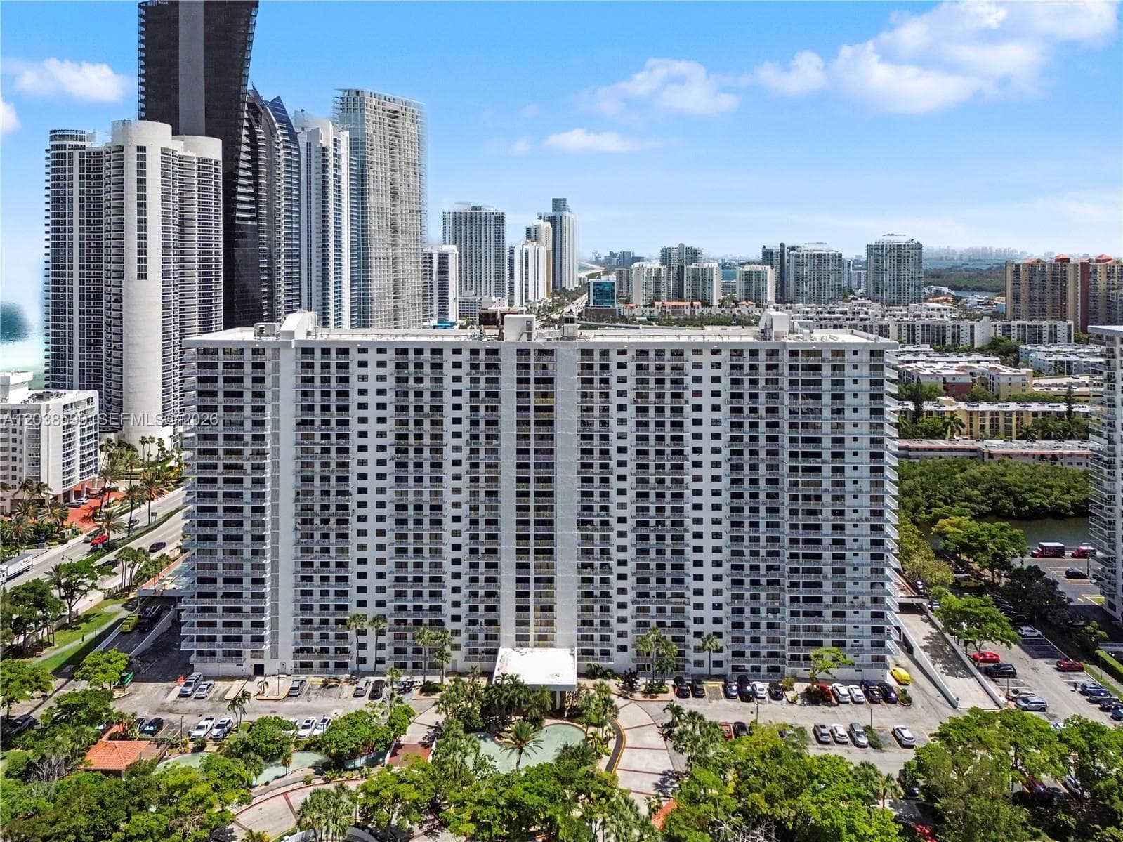 Winston Towers 600 · #M18 in Sunny Isles Beach - Photo 3