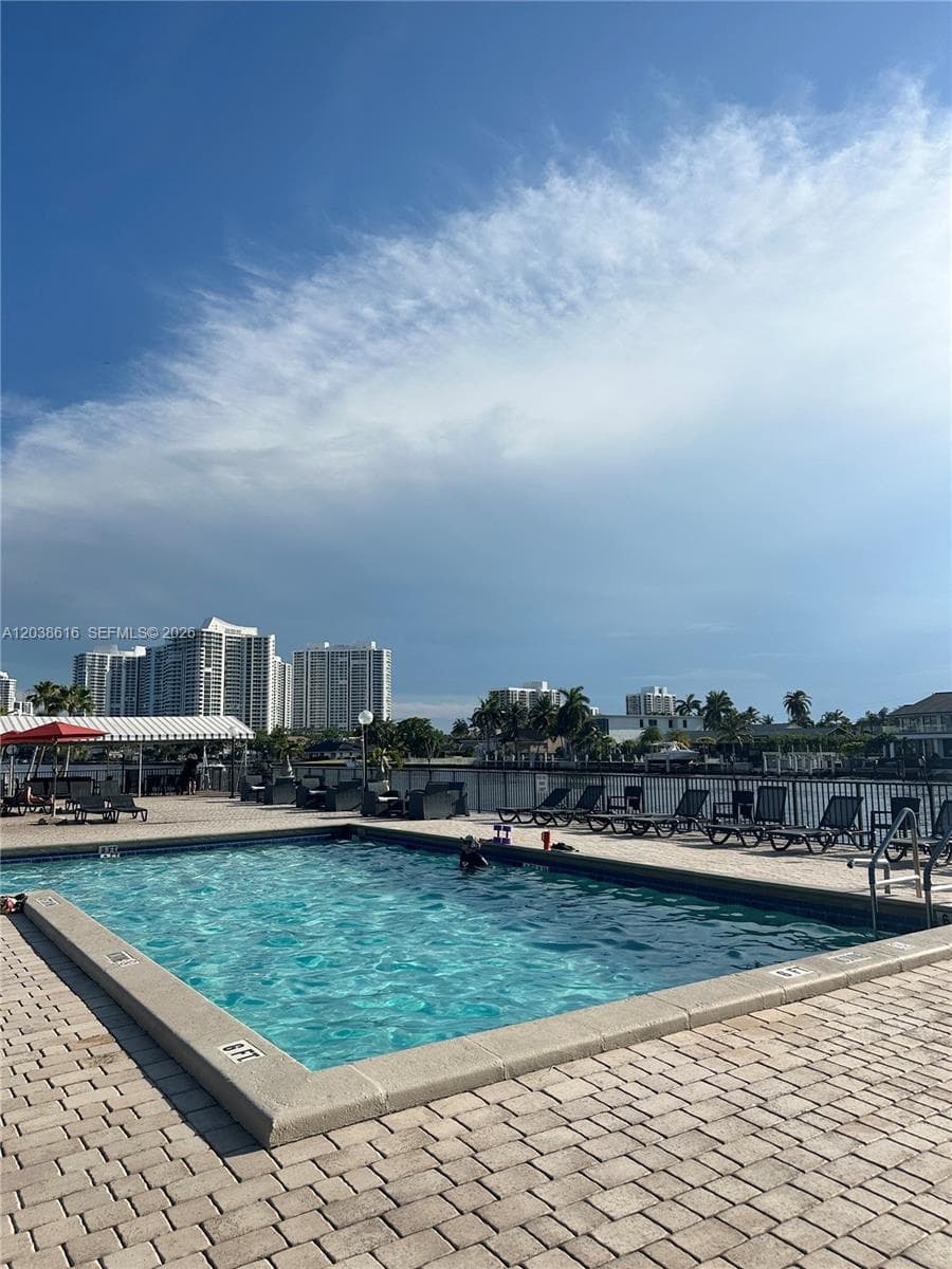 AVANT GARDE CONDO · #1004 in Hallandale Beach - Photo 2