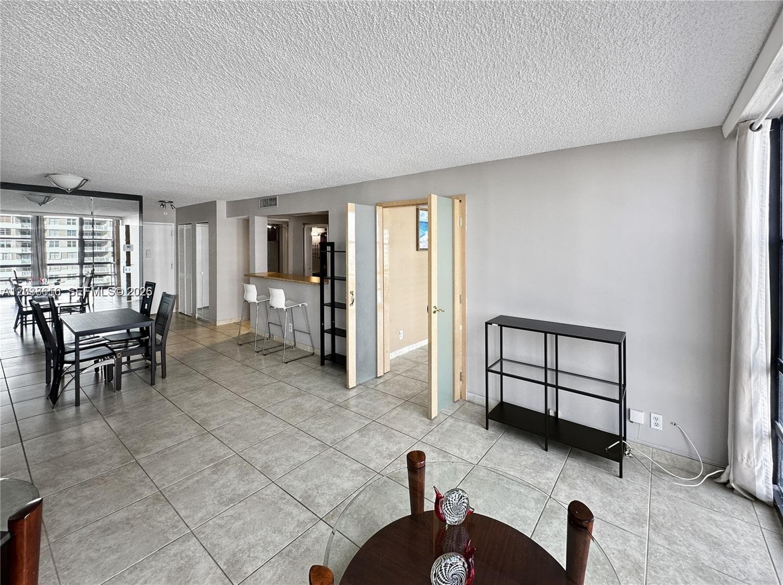 AVANT GARDE CONDO · #1004 in Hallandale Beach - Photo 6