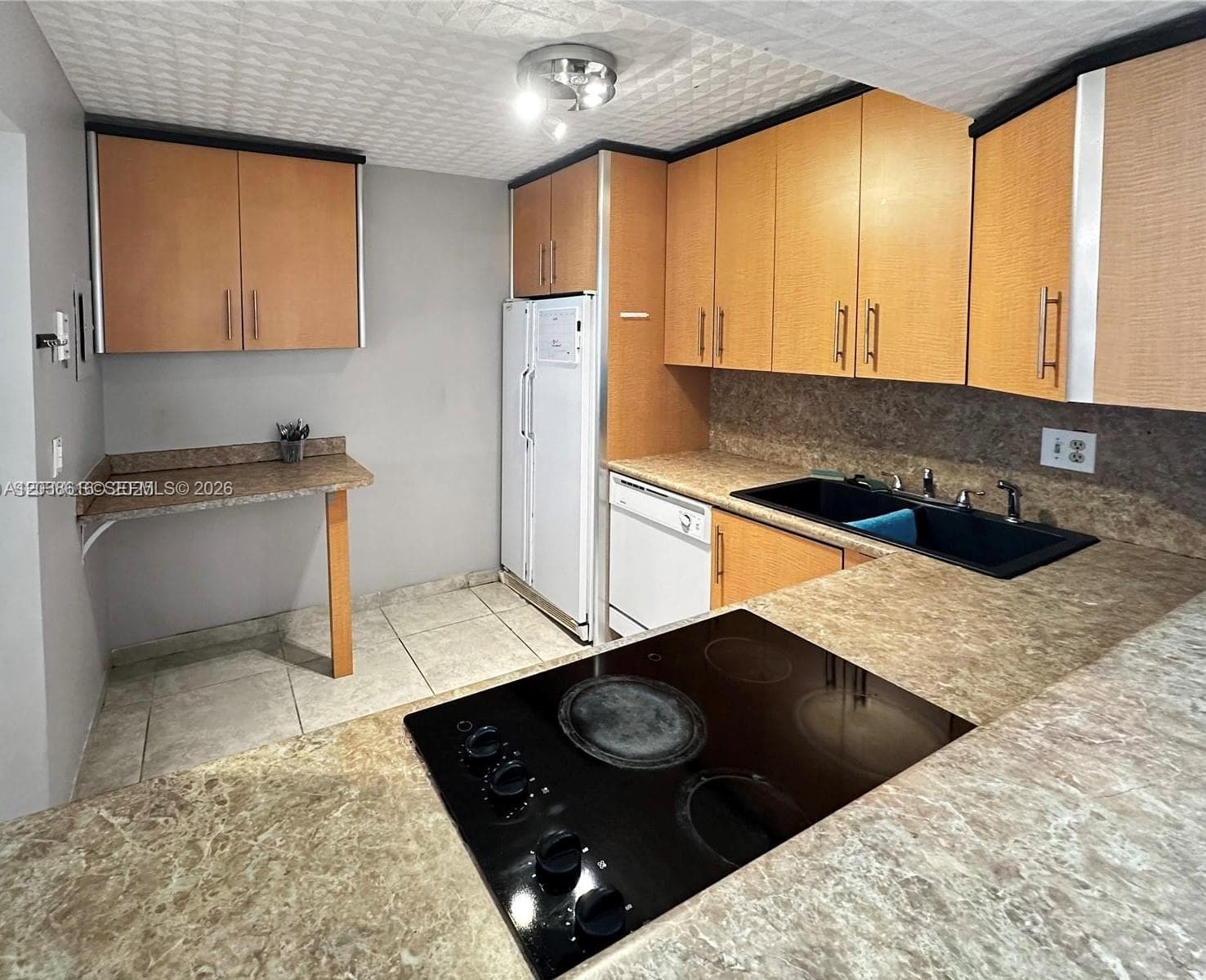 AVANT GARDE CONDO · #1004 in Hallandale Beach - Photo 5