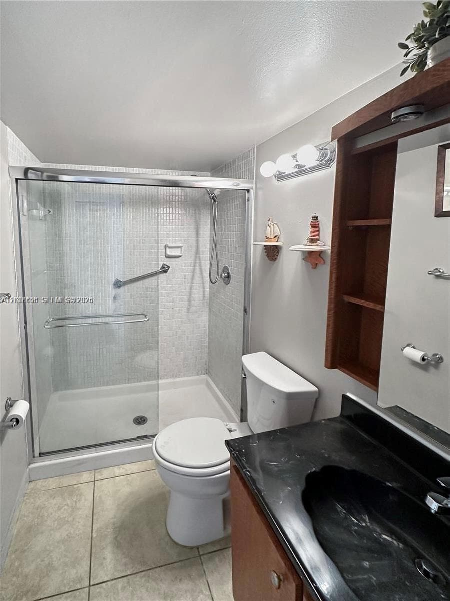 AVANT GARDE CONDO · #1004 in Hallandale Beach - Photo 8
