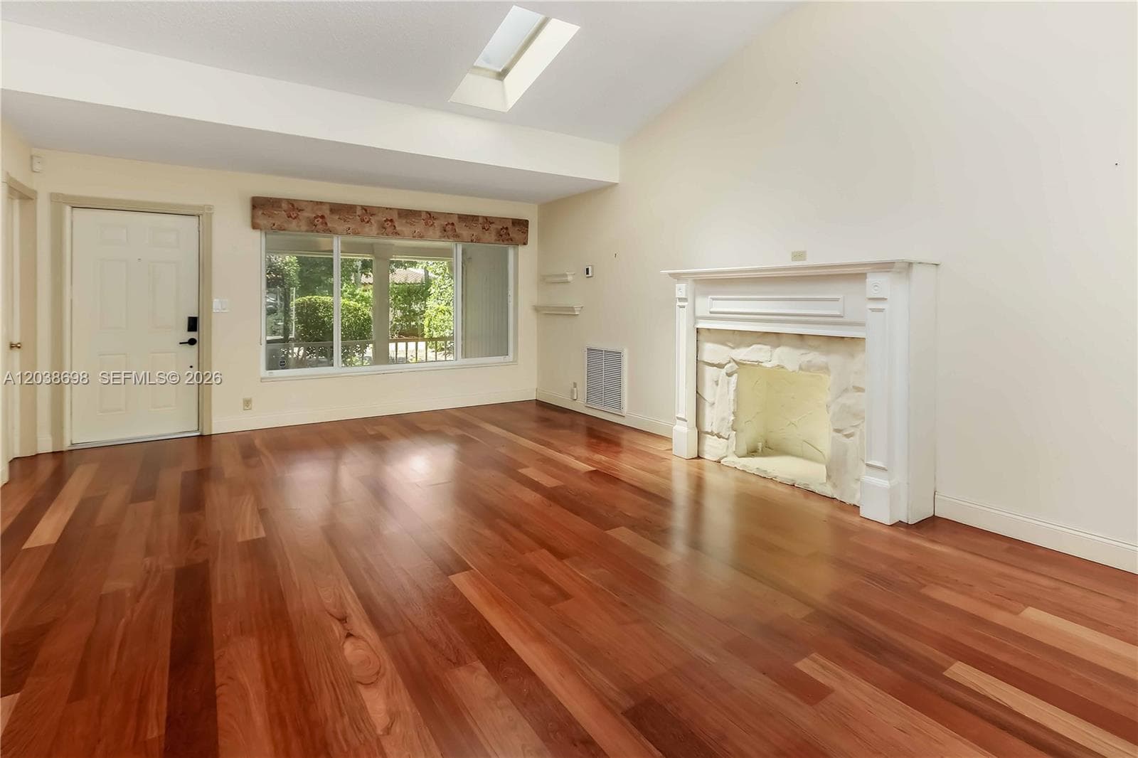 1251 Buchanan St photo 12