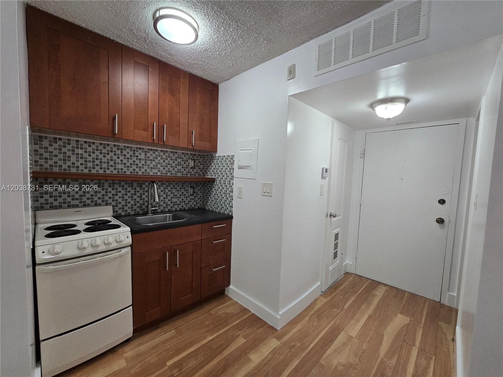 BAYVIEW PALMS CONDO · #314 in North Miami - Photo 3