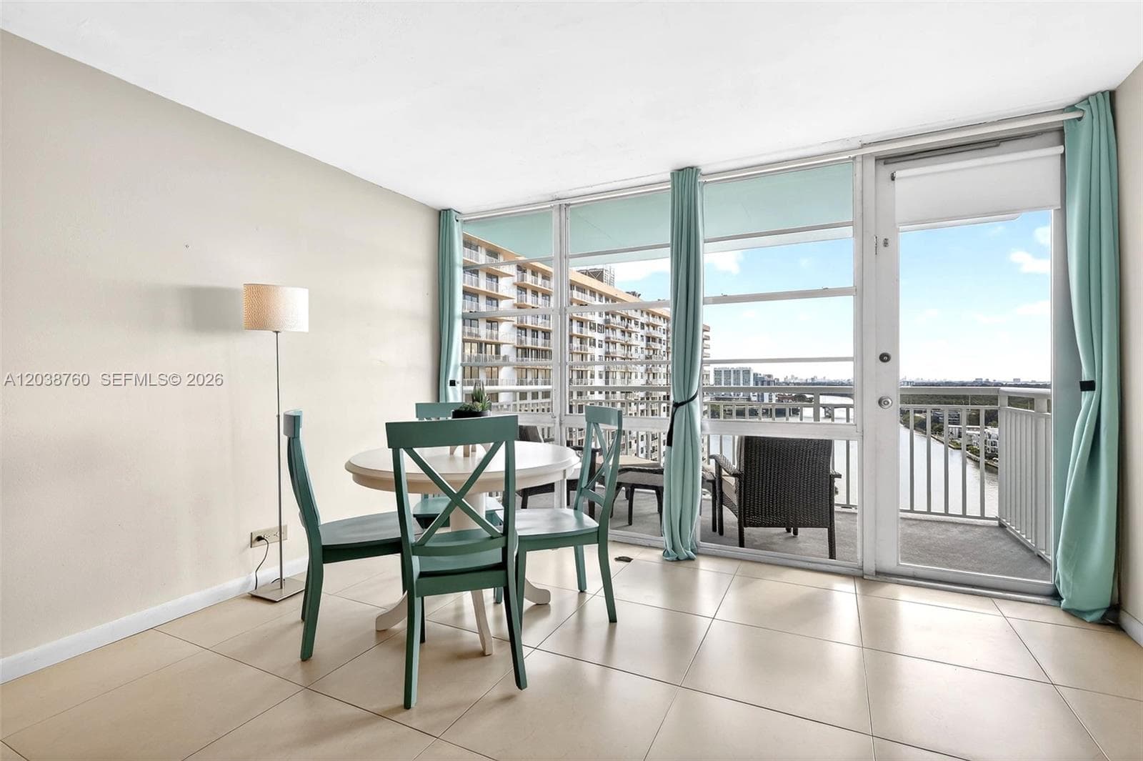 Winston Towers 500 Condo · #1905 + DEN in Sunny Isles Beach - Photo 5