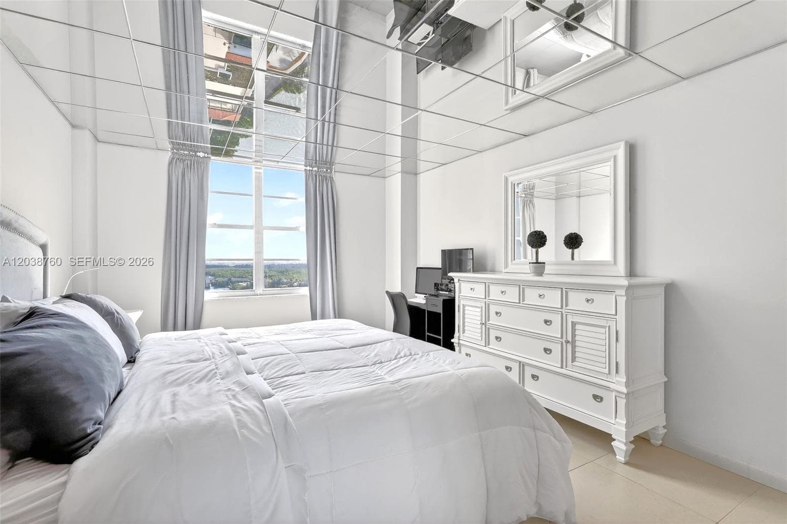 Winston Towers 500 Condo · #1905 + DEN in Sunny Isles Beach - Photo 18