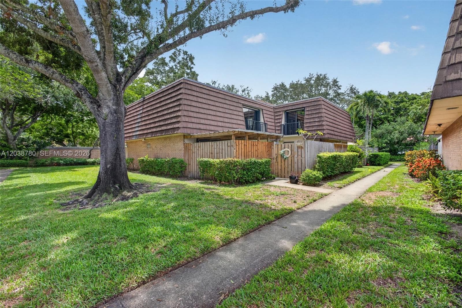 114 1st Ln photo 1