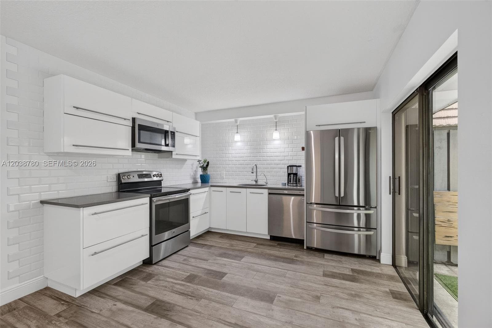 114 1st Ln photo 5