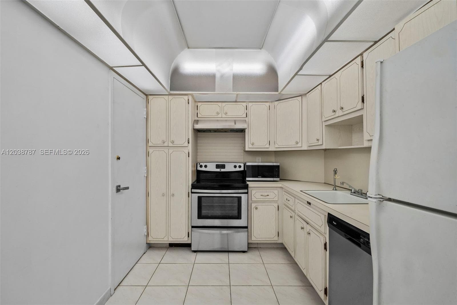 ARLEN HOUSE CONDO · #1711 in Sunny Isles Beach - Photo 13