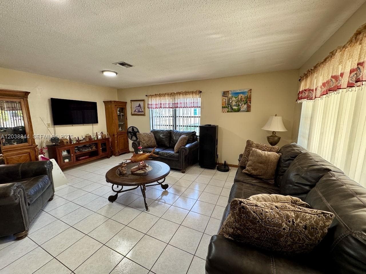 15940 NW 37th Pl photo 5