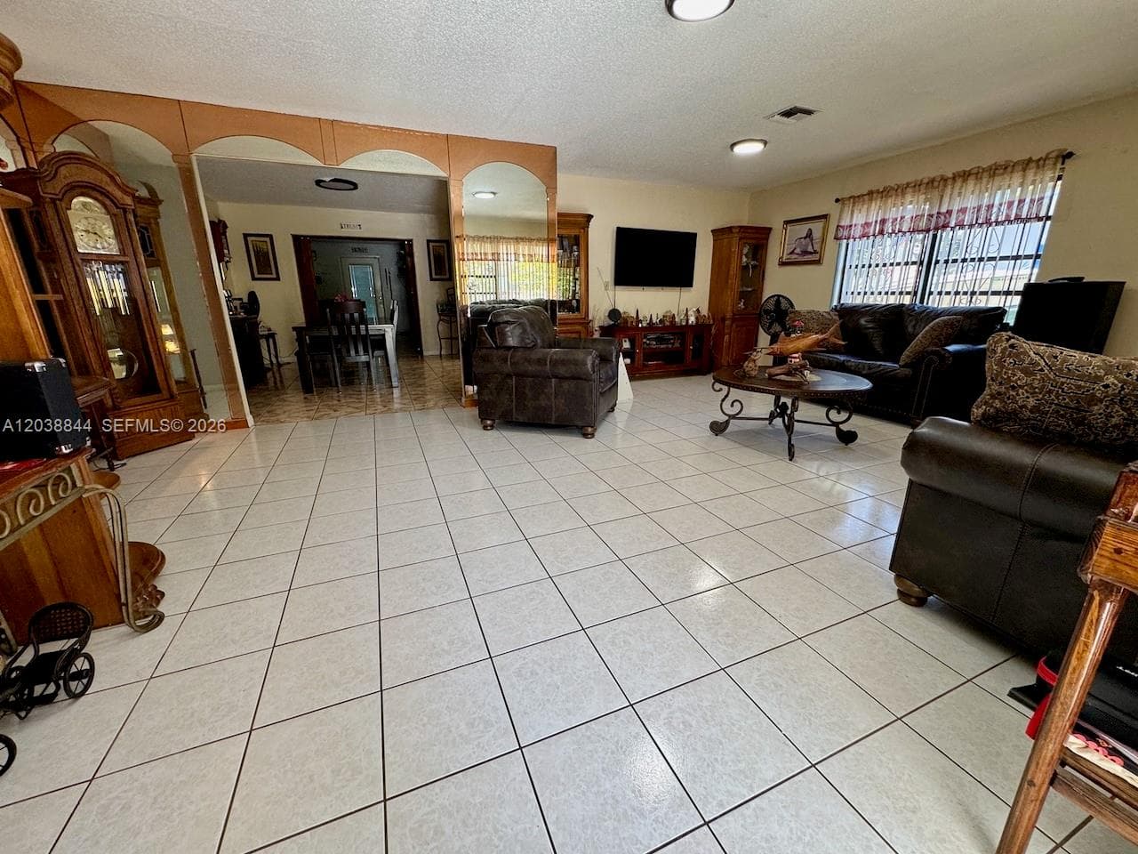 15940 NW 37th Pl photo 4