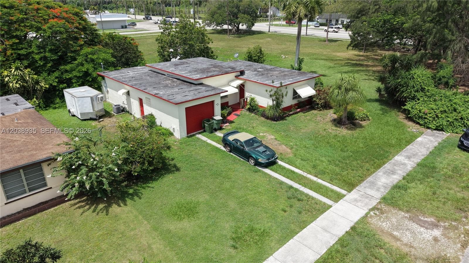 27 NW 18th St photo 3