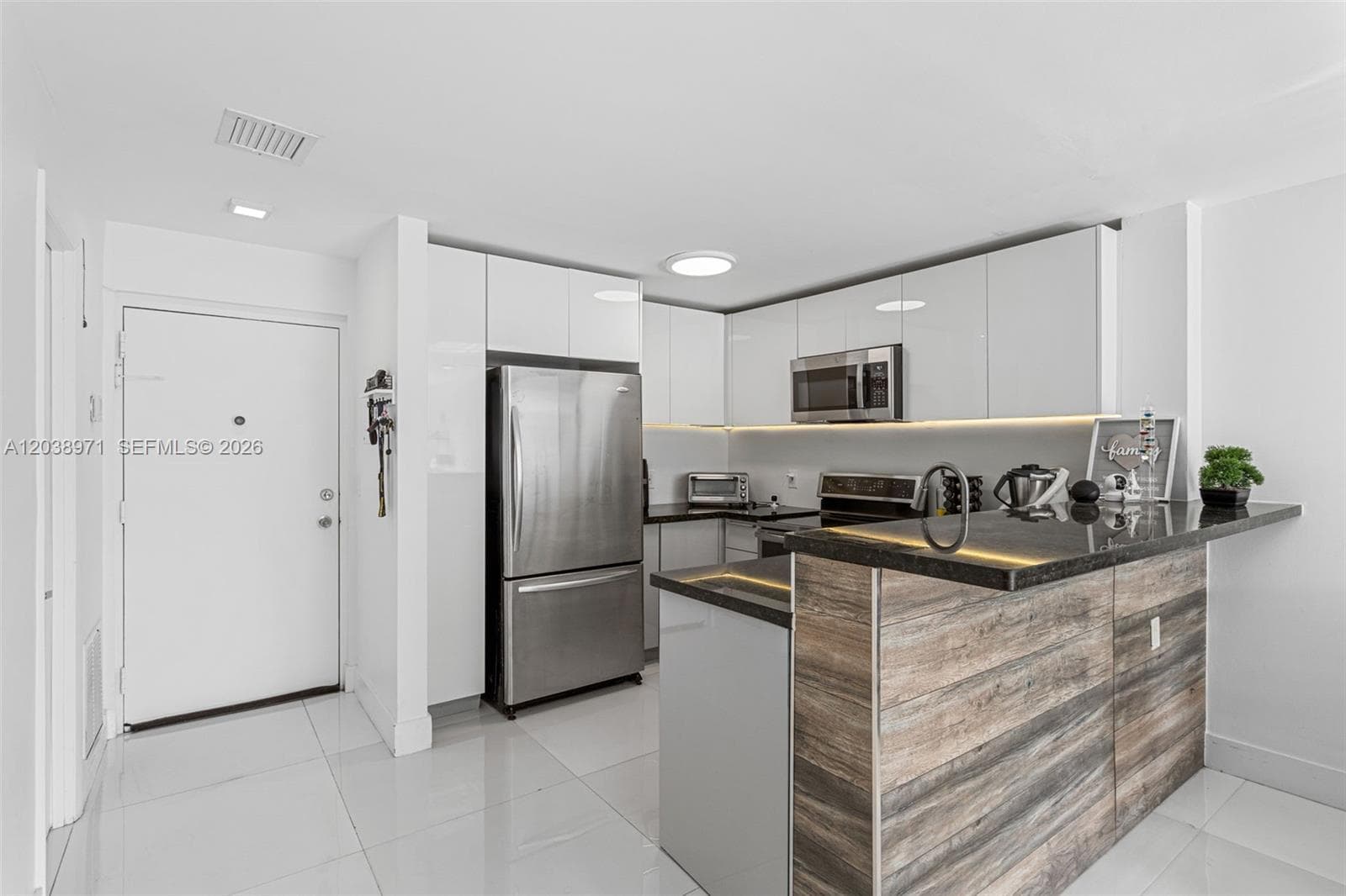 CLINTON CONDO · #306 in Miami Beach - Photo 1