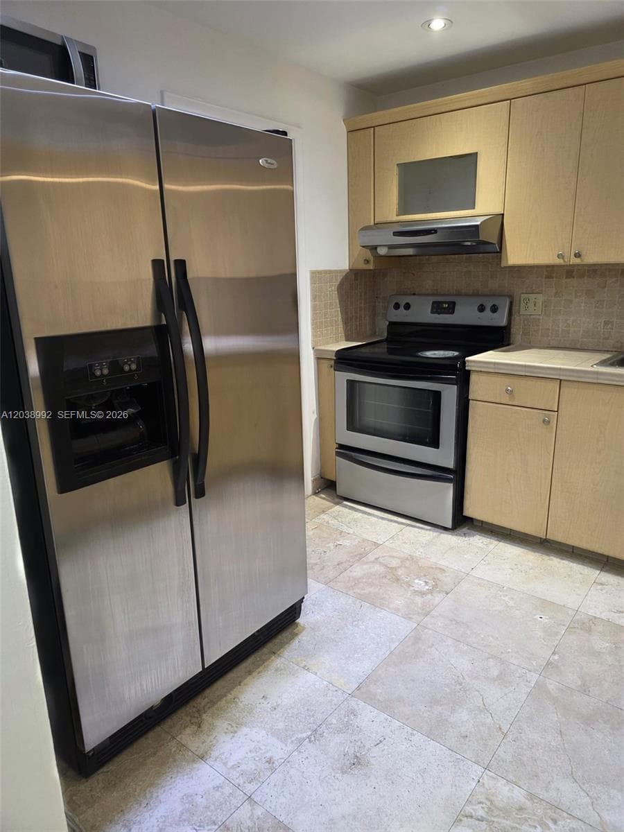 IMPERIAL TOWERS CONDO · #18 in Hallandale Beach - Photo 5