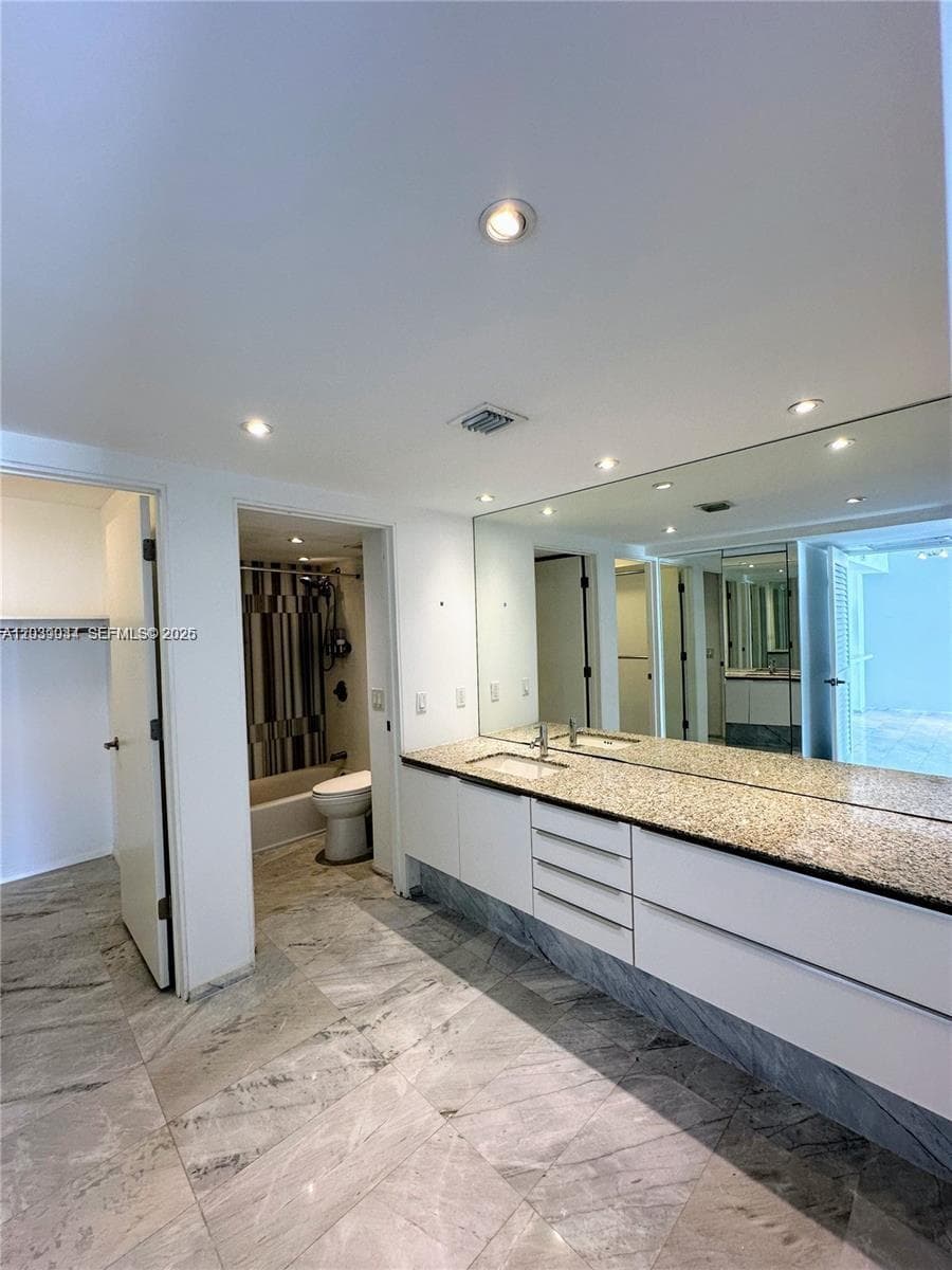 VECINO DEL MAR CONDO · #1501 in North Miami - Photo 3