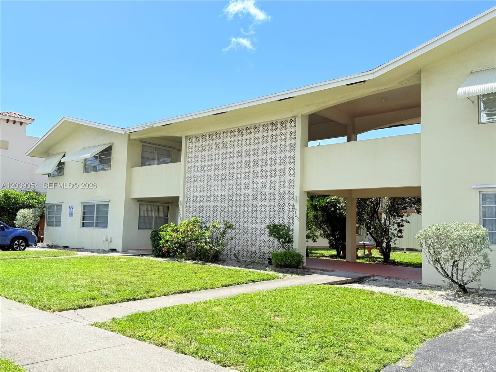 ROYAL TERRACE CONDOMINIUM · #105 in Hollywood - Photo 27