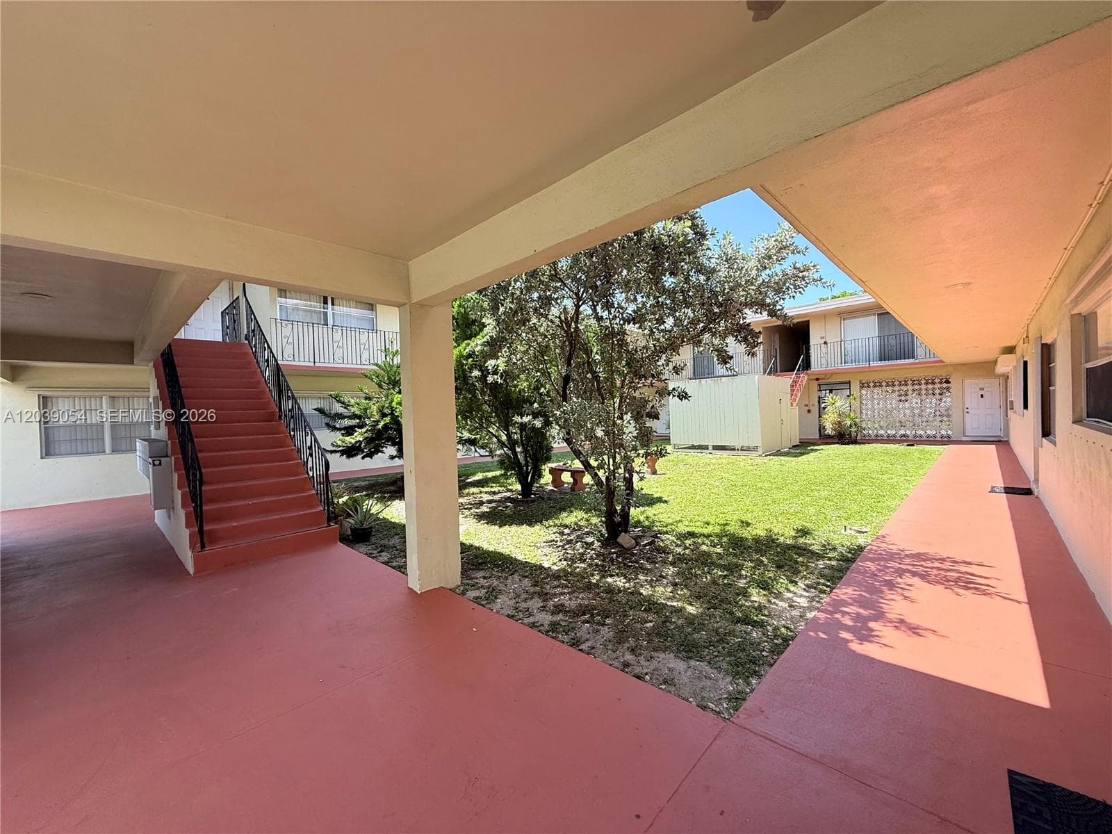 ROYAL TERRACE CONDOMINIUM · #105 in Hollywood - Photo 26