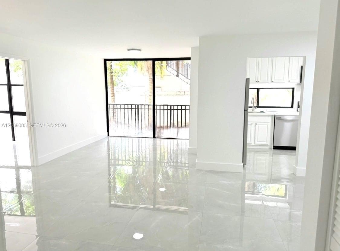 PLAZA OF AMERICAS CONDO · #116 in Sunny Isles Beach - Photo 3