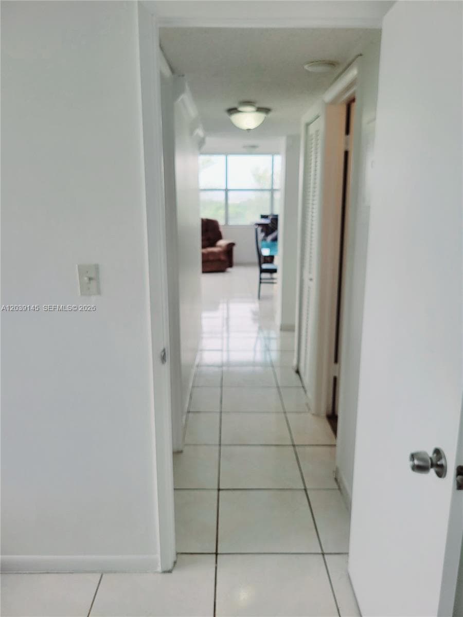 WILSHIRE CONDO · #720E in Miami - Photo 6
