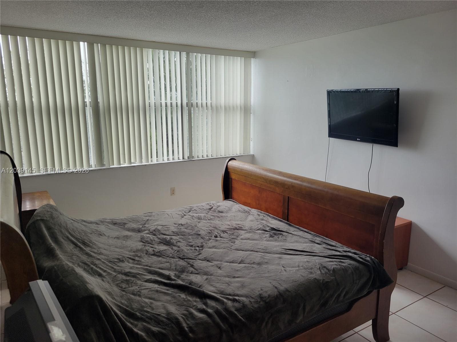 WILSHIRE CONDO · #720E in Miami - Photo 4