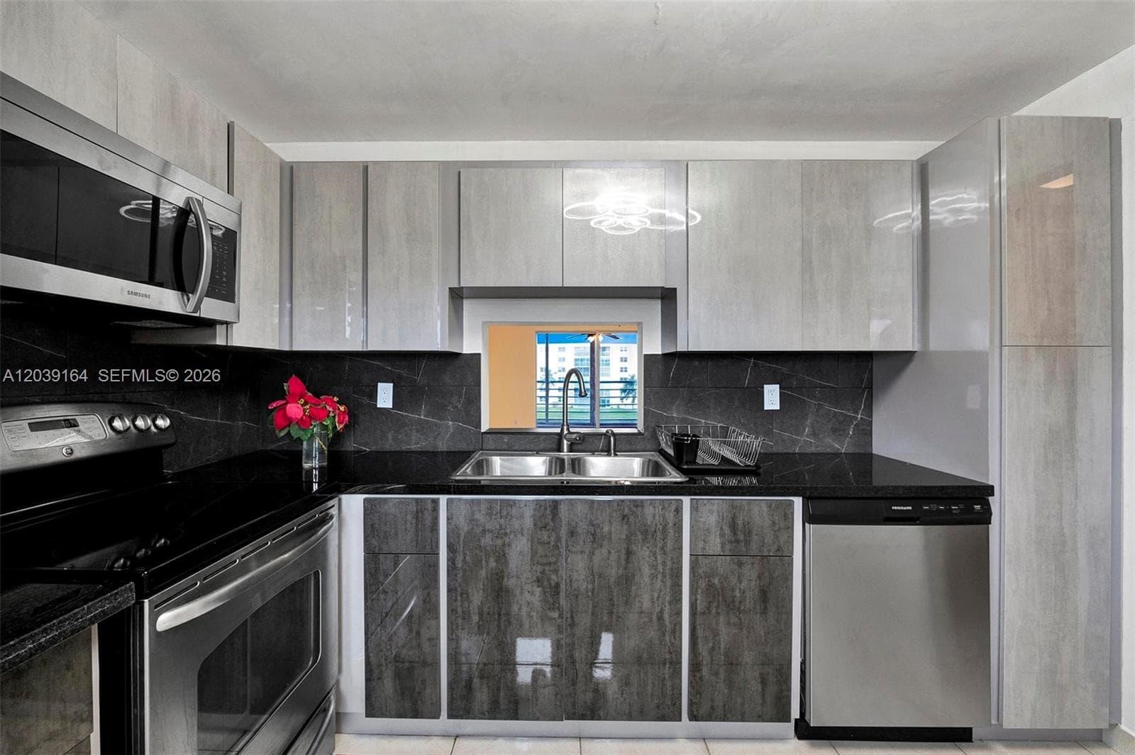 MEADOWBROOK LAKES VIEW BL · #402 in Dania Beach - Photo 3