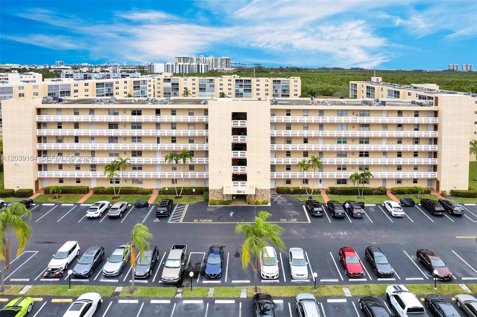 MEADOWBROOK LAKES VIEW BL · #402 in Dania Beach - Photo 32