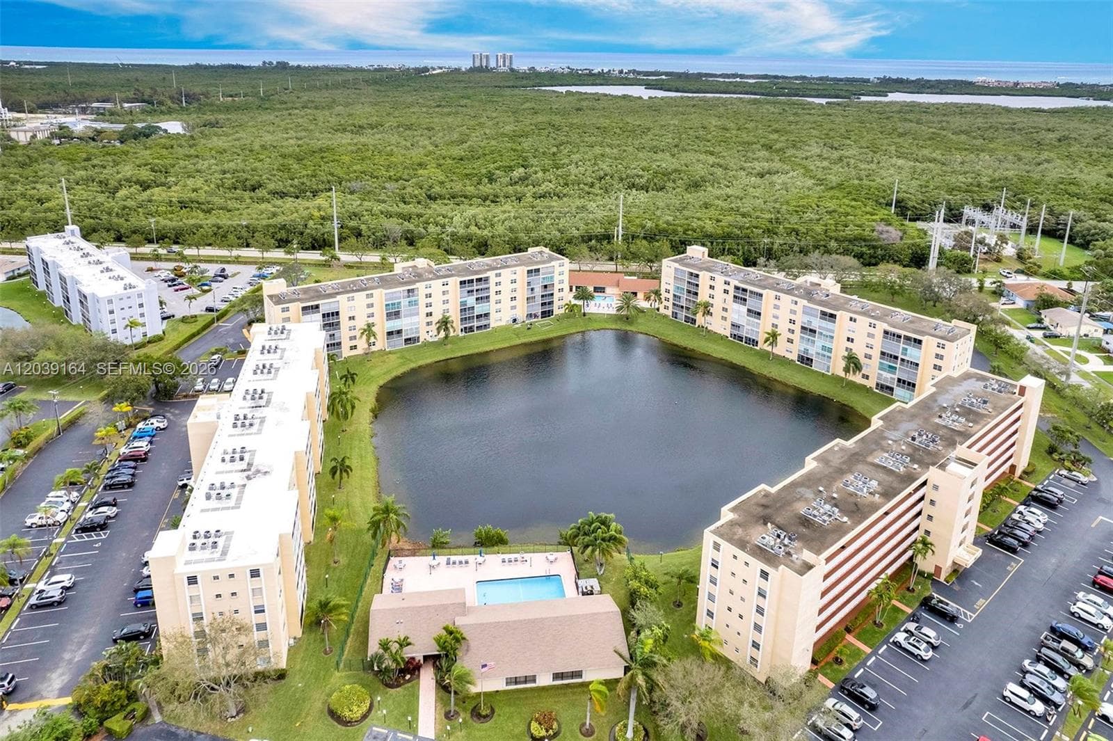 MEADOWBROOK LAKES VIEW BL · #402 in Dania Beach - Photo 34