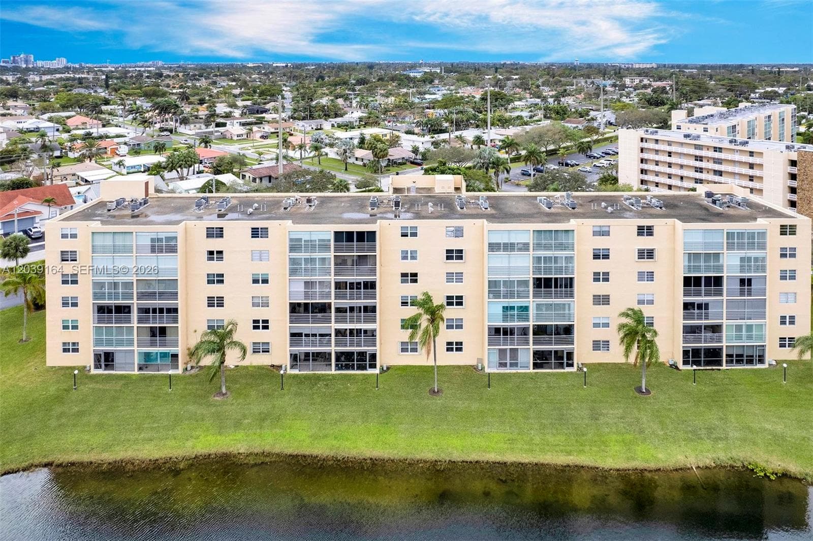 MEADOWBROOK LAKES VIEW BL · #402 in Dania Beach - Photo 33