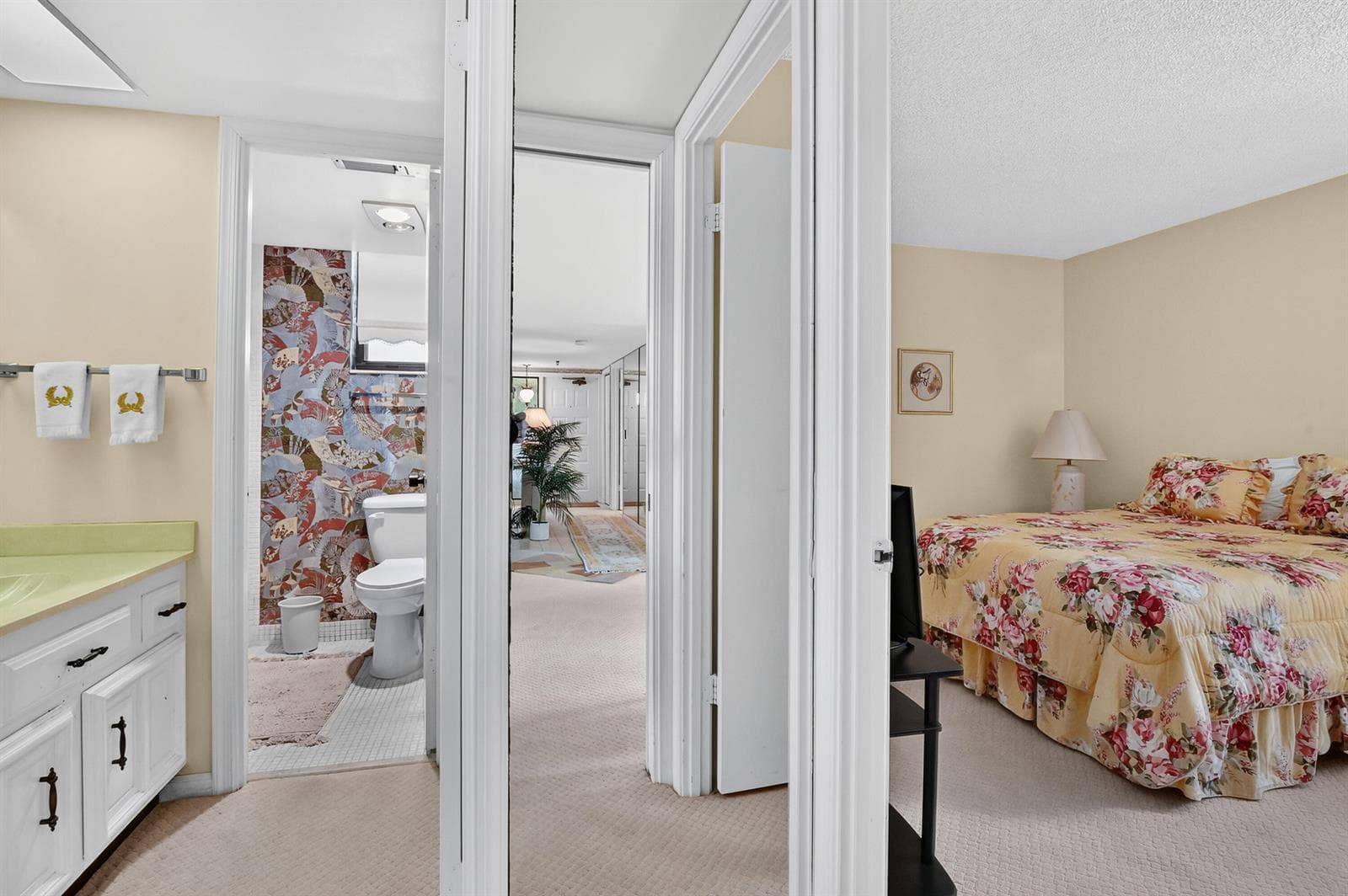 19 Bedroom 01