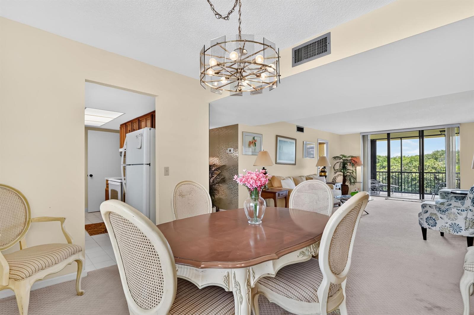05 Dining area 03
