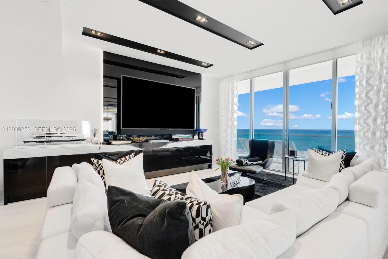 Turnberry Ocean Club · #2304 in Sunny Isles Beach - Photo 5