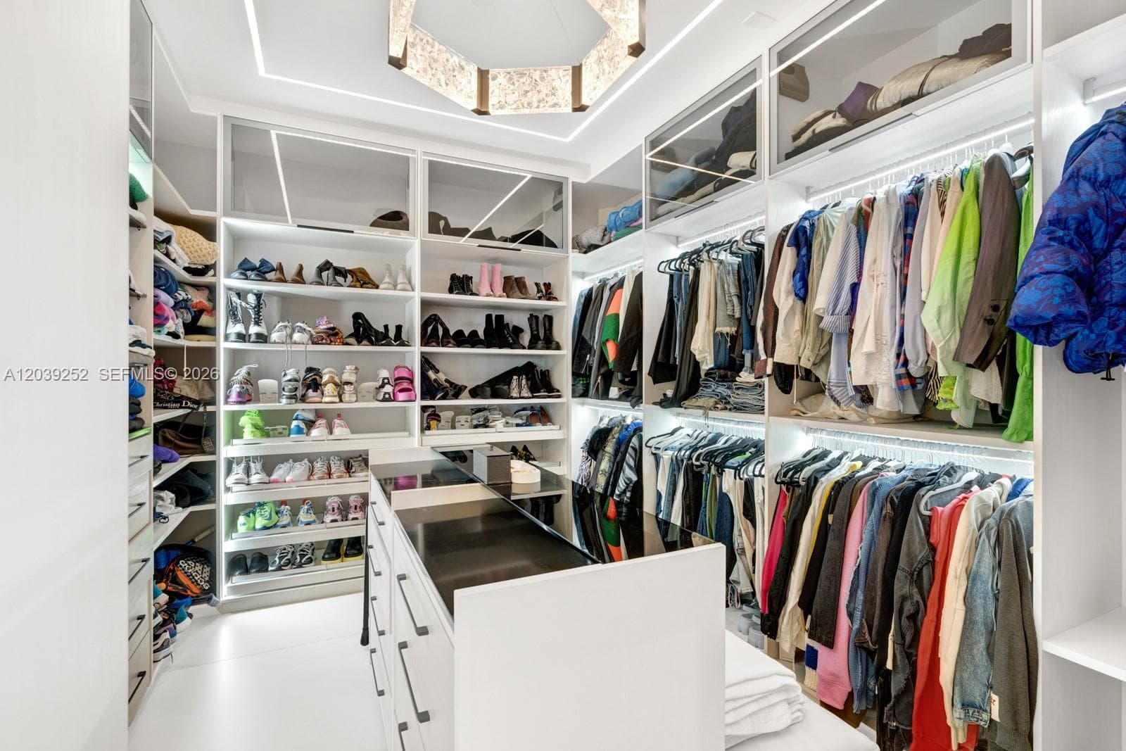 Turnberry Ocean Club · #2304 in Sunny Isles Beach - Photo 18