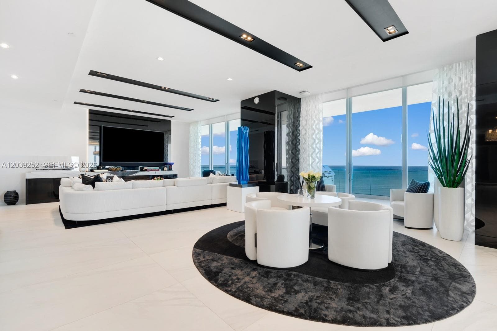 Turnberry Ocean Club · #2304 in Sunny Isles Beach - Photo 4