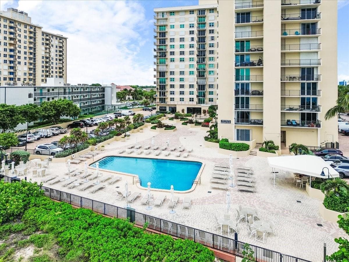 OCEAN PLACE CONDO · #11T in Lauderdale By The Sea - Photo 34