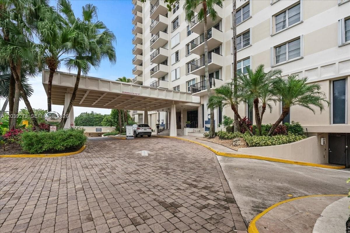OCEAN PLACE CONDO · #11T in Lauderdale By The Sea - Photo 21