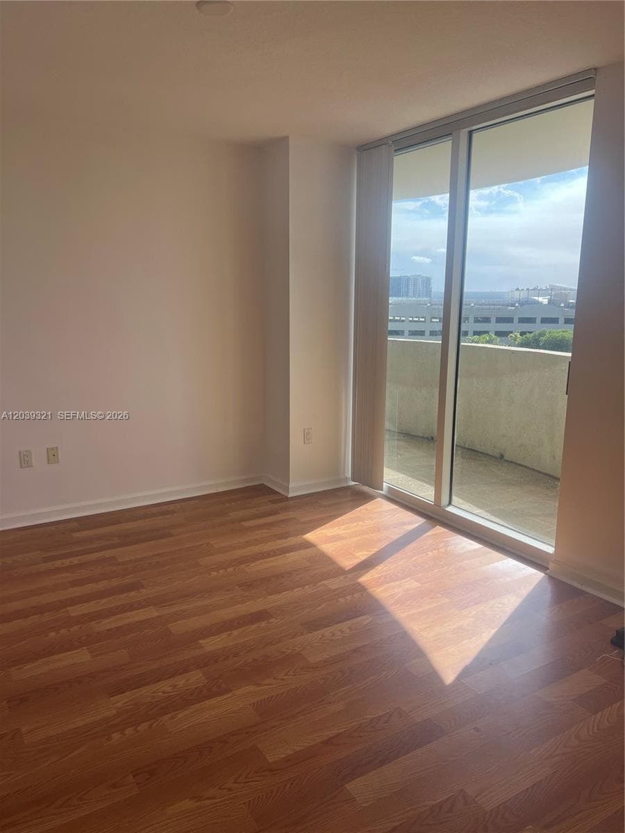 TURNBERRY ON THE GREEN CO · #611 in Aventura - Photo 12