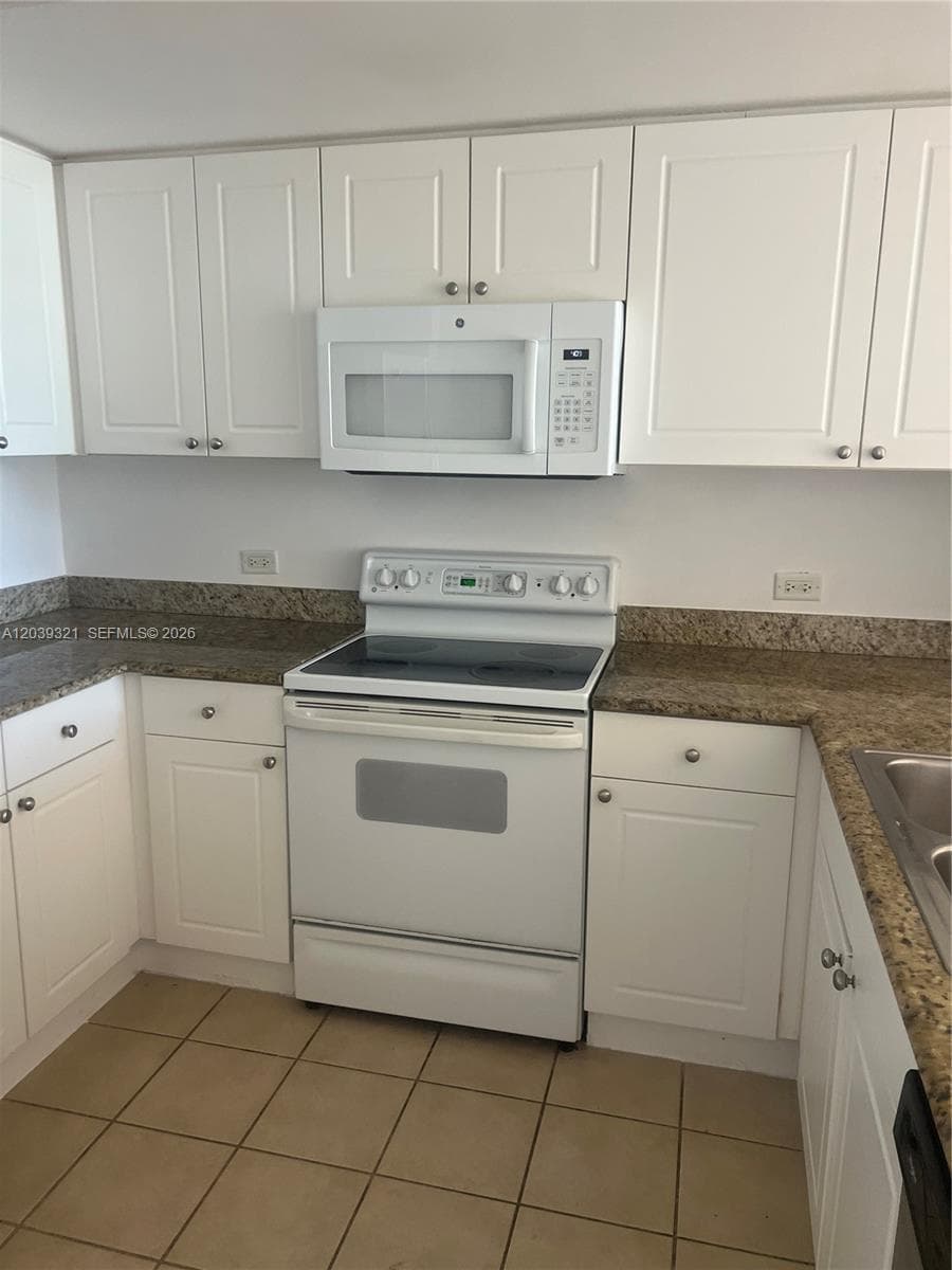 TURNBERRY ON THE GREEN CO · #611 in Aventura - Photo 3