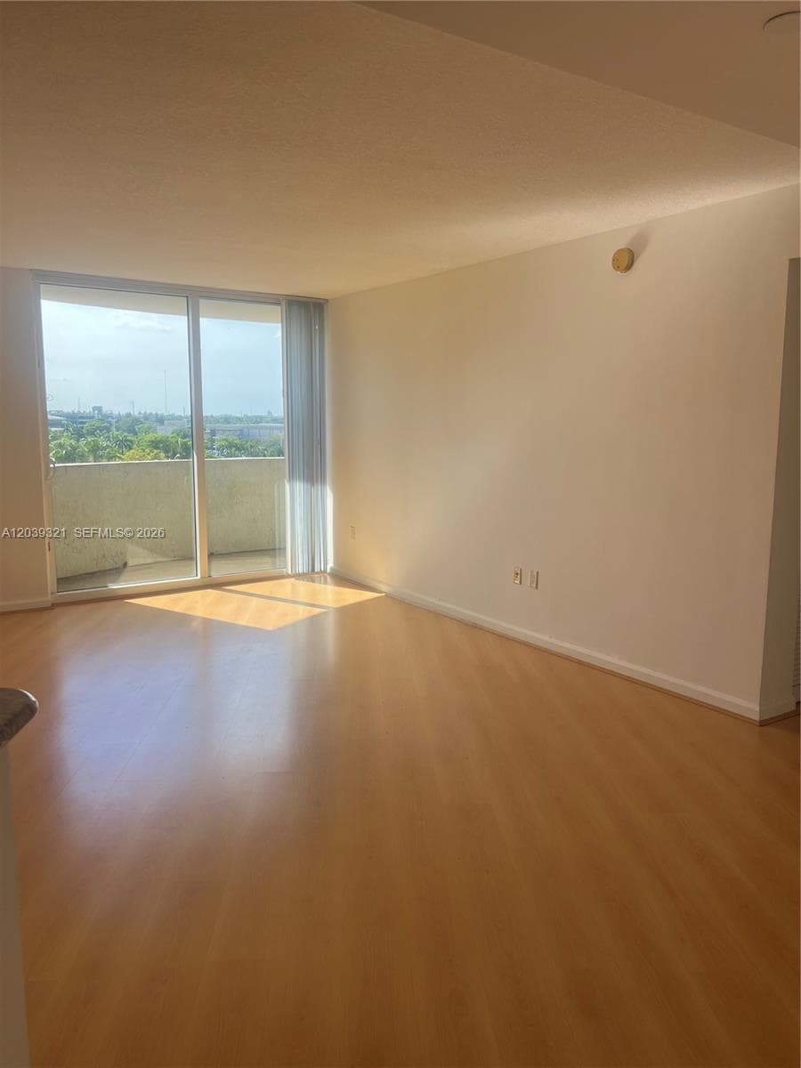 TURNBERRY ON THE GREEN CO · #611 in Aventura - Photo 5