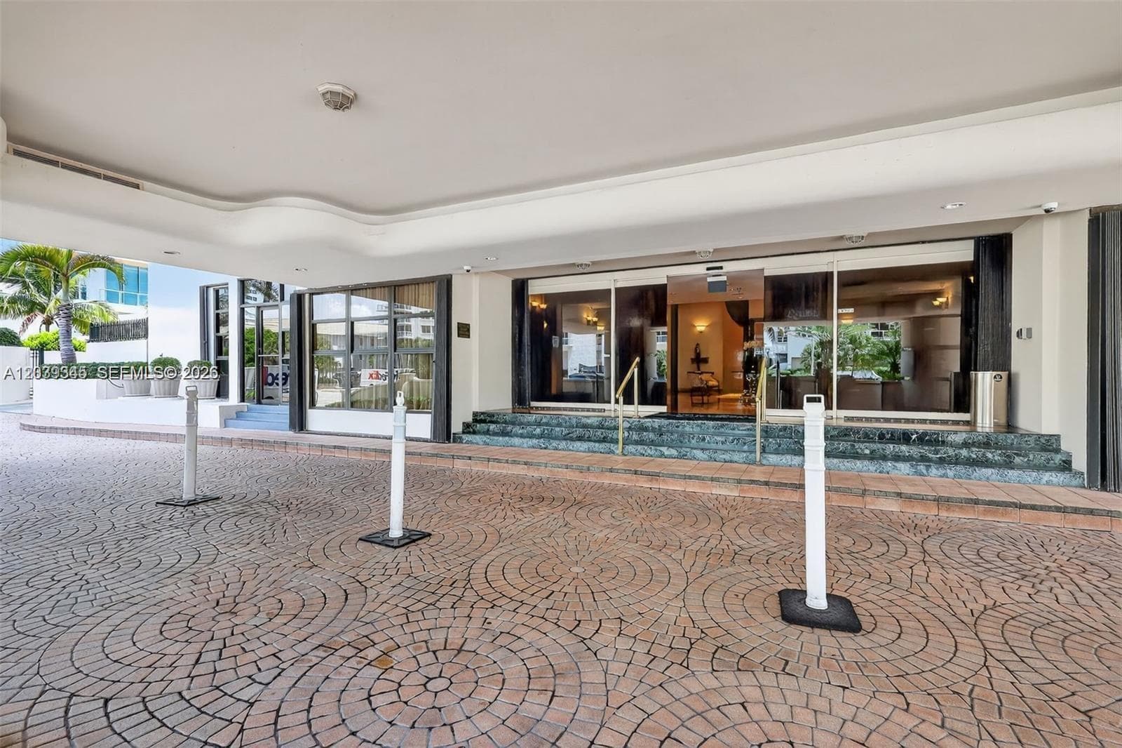 LEXCELLENCE CONDO · #702 in Miami Beach - Photo 5
