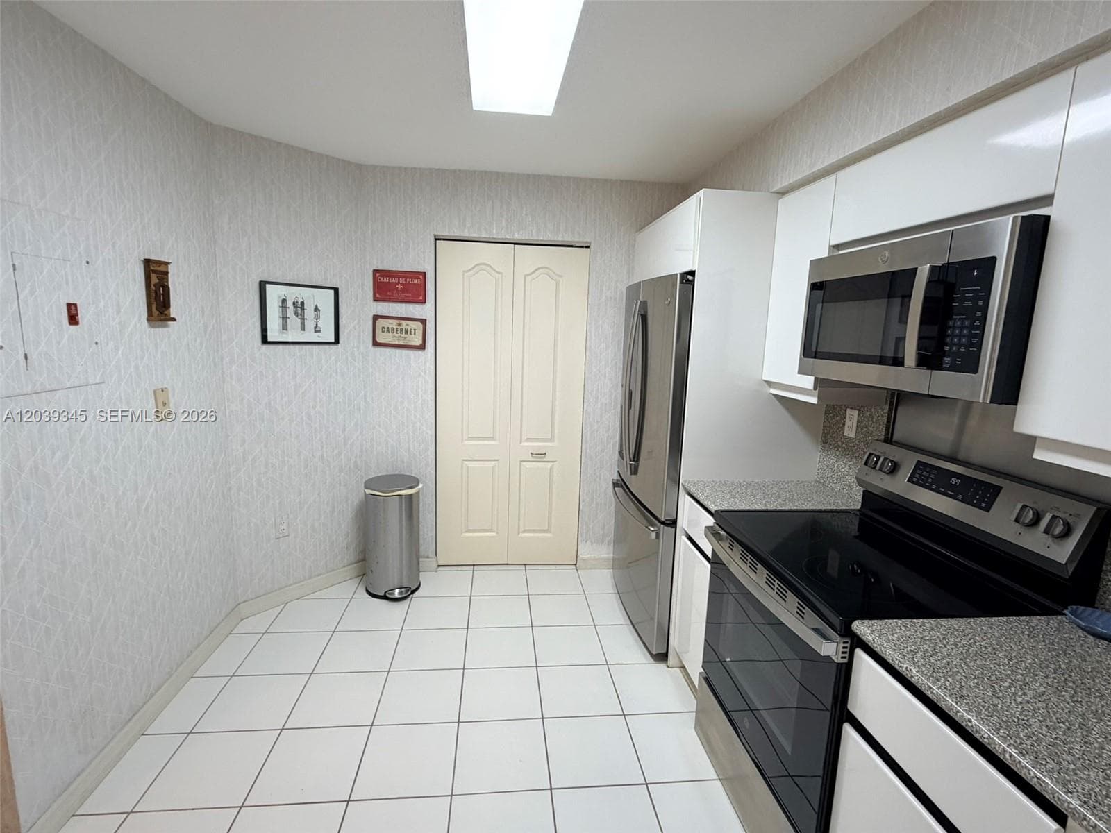LEXCELLENCE CONDO · #702 in Miami Beach - Photo 34