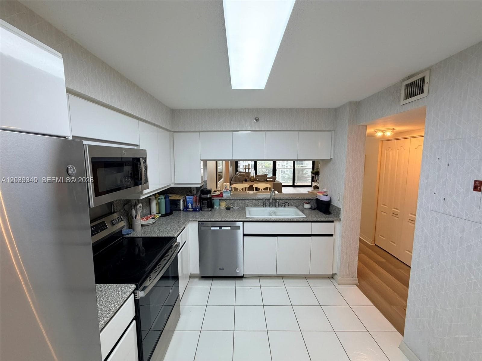 LEXCELLENCE CONDO · #702 in Miami Beach - Photo 33